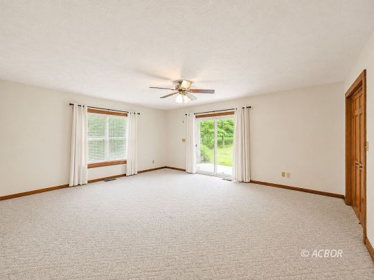 164 Burnett Extension