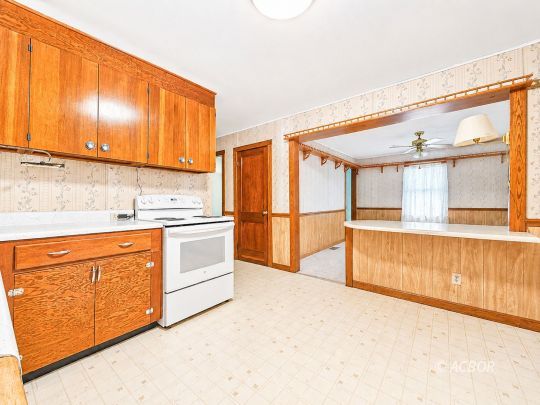 164 Burnett Extension