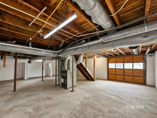 164 Burnett Extension
