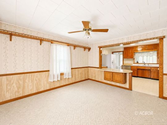164 Burnett Extension