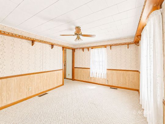 164 Burnett Extension
