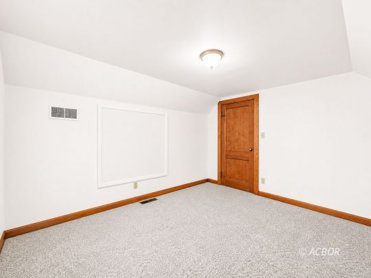 164 Burnett Extension