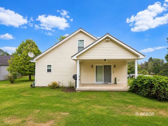164 Burnett Extension