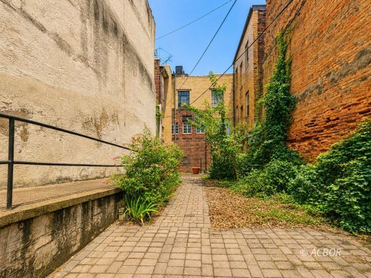 111 Court