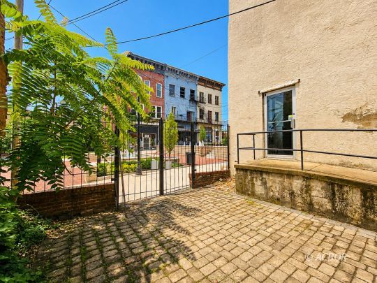 111 Court