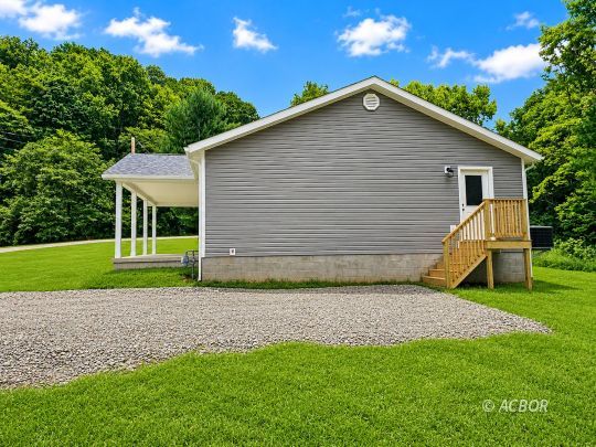841 Roush Ln