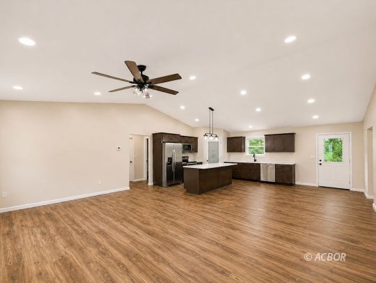 841 Roush Ln