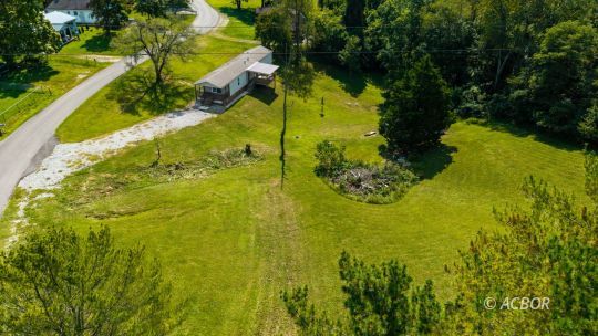 87 York Dr.