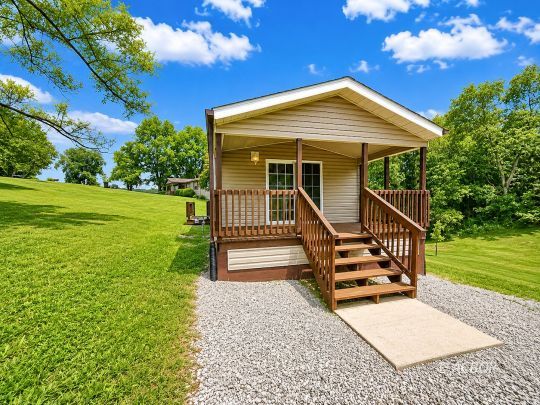 87 York Dr.