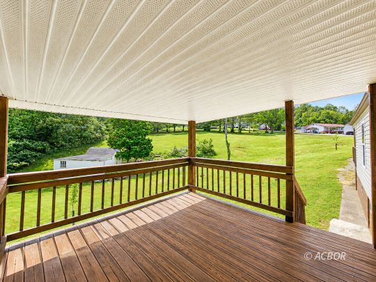87 York Dr.