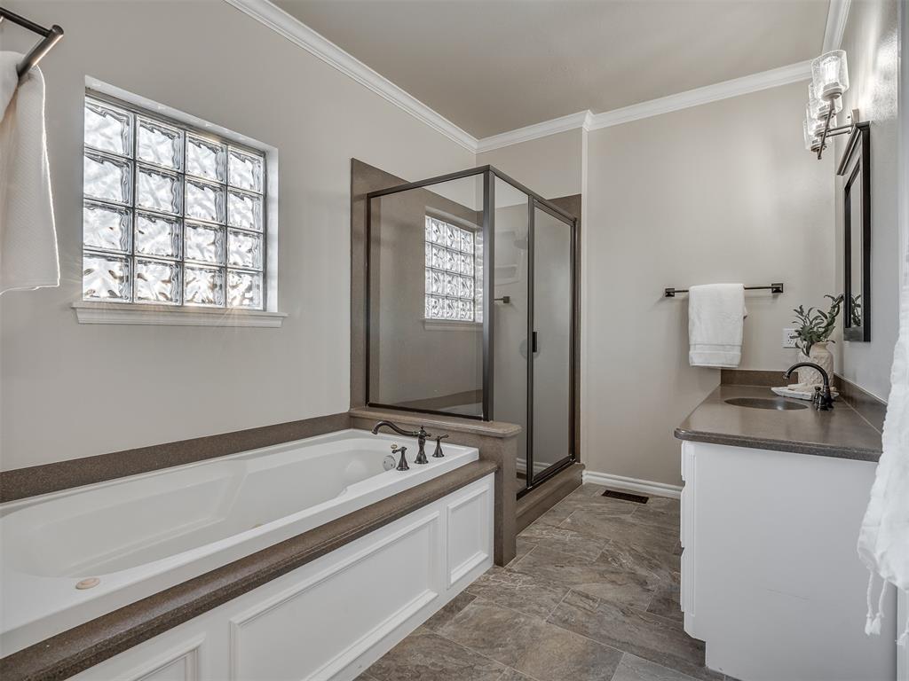 10605 Bishops Gate