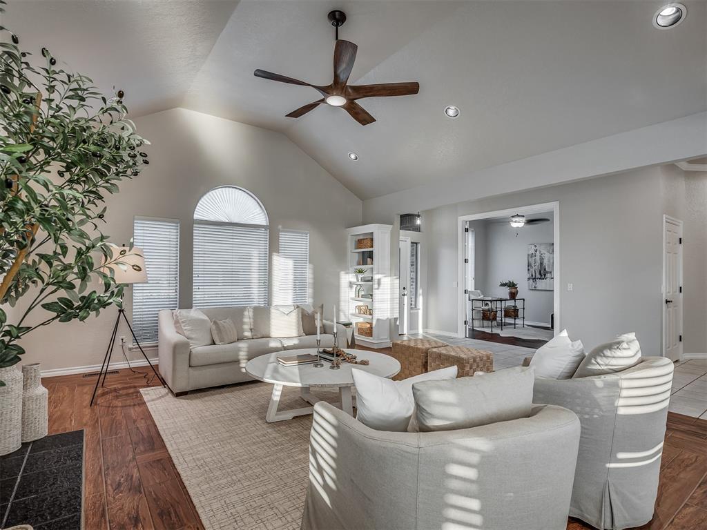 10605 Bishops Gate