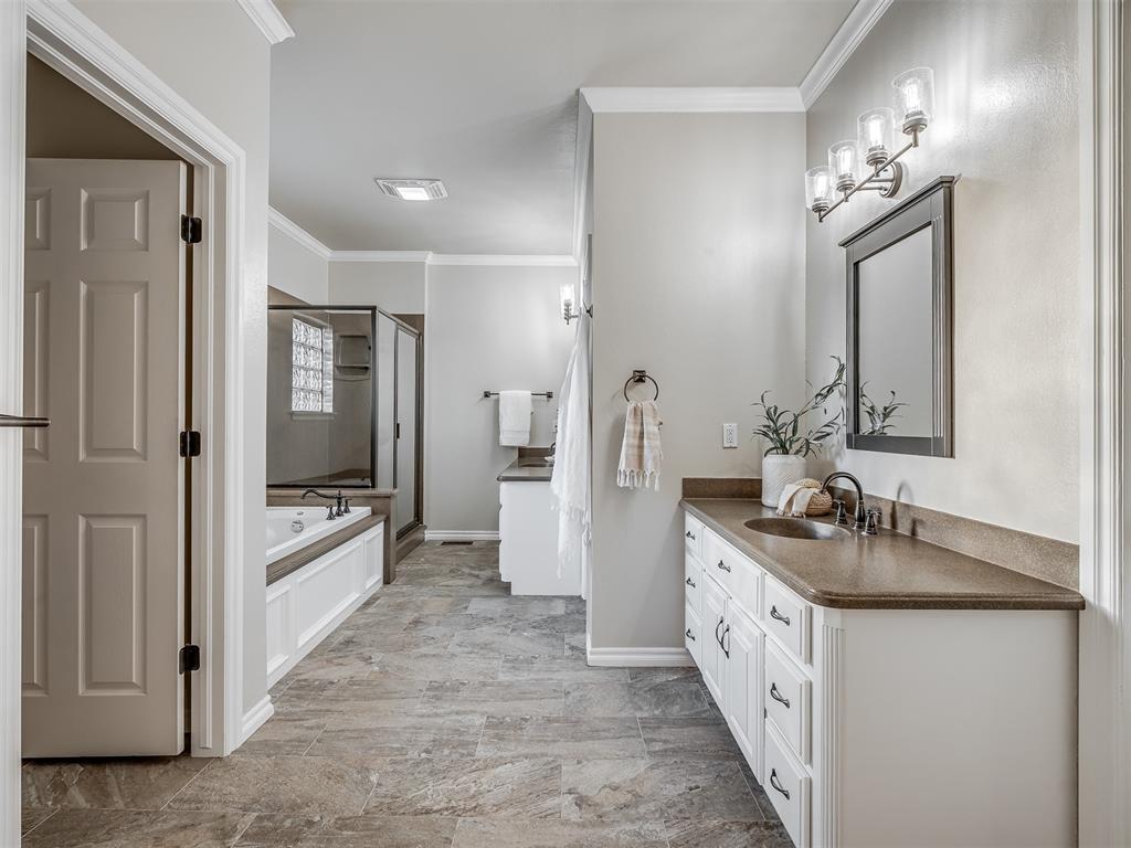 10605 Bishops Gate