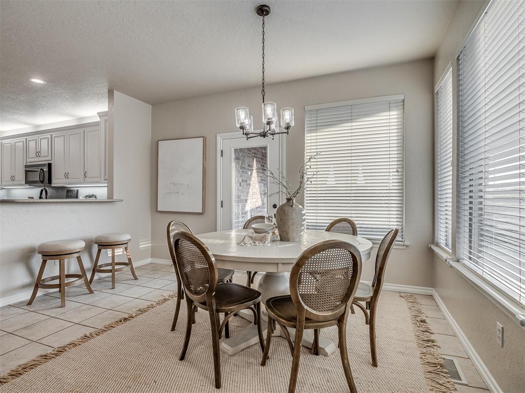 10605 Bishops Gate
