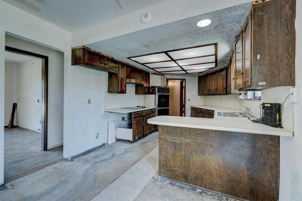 6417 Urschel Court