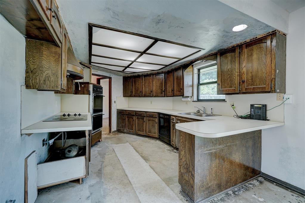 6417 Urschel Court