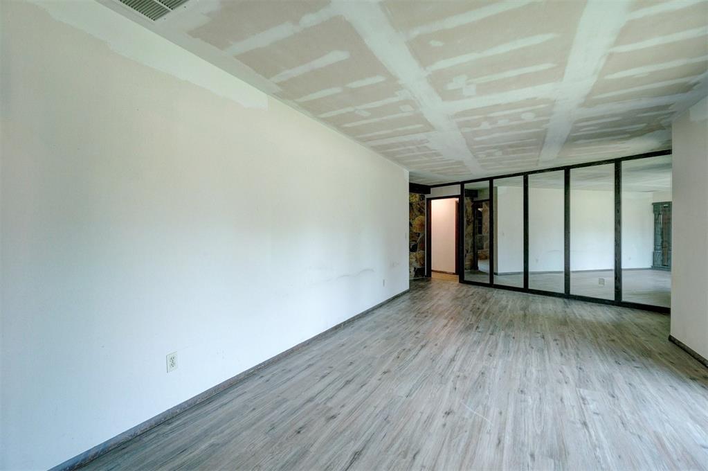 6417 Urschel Court