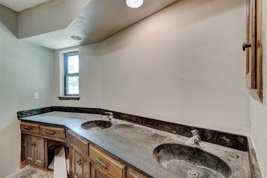 6417 Urschel Court