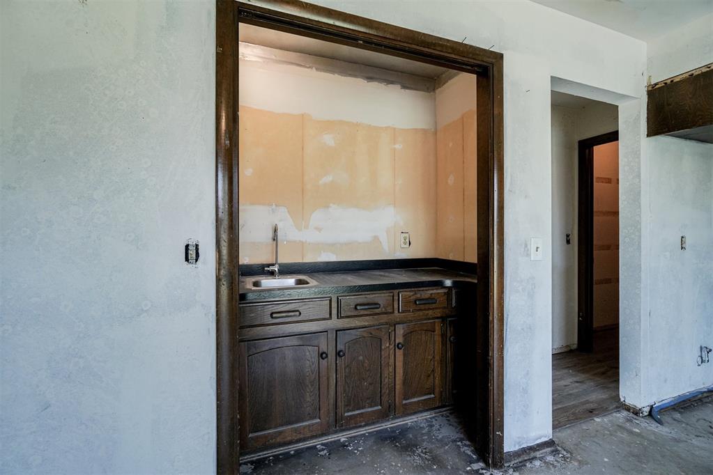 6417 Urschel Court