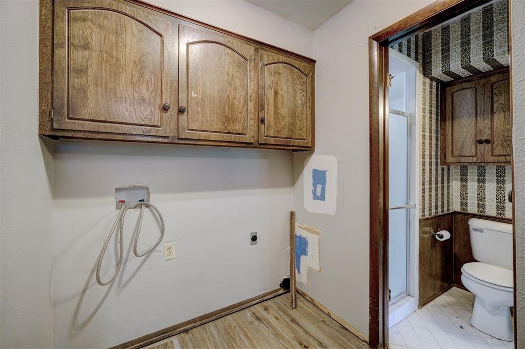 6417 Urschel Court