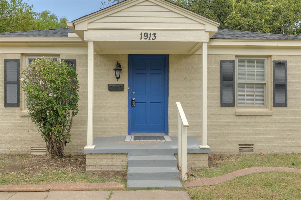 1913 Andover Court