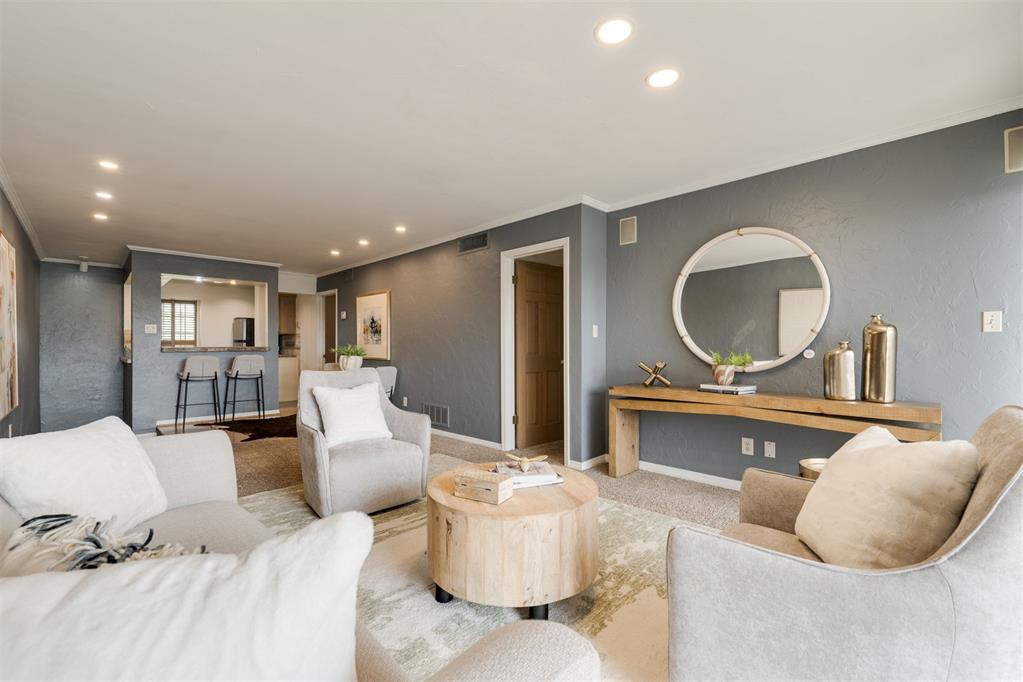 6000 N Brookline Avenue Unit: 62