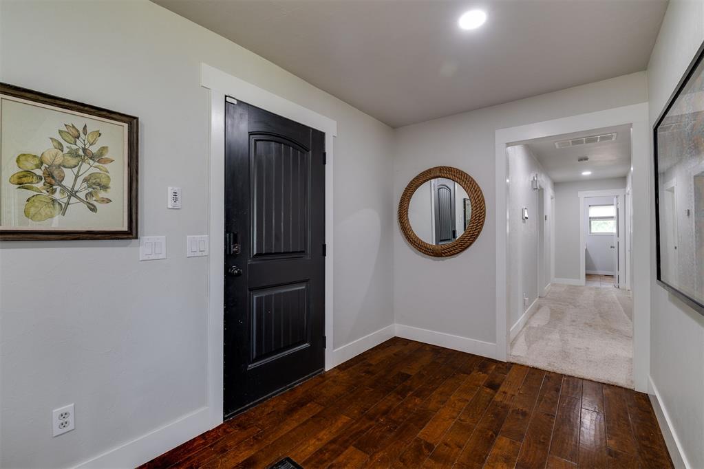 10405 Ski Drive