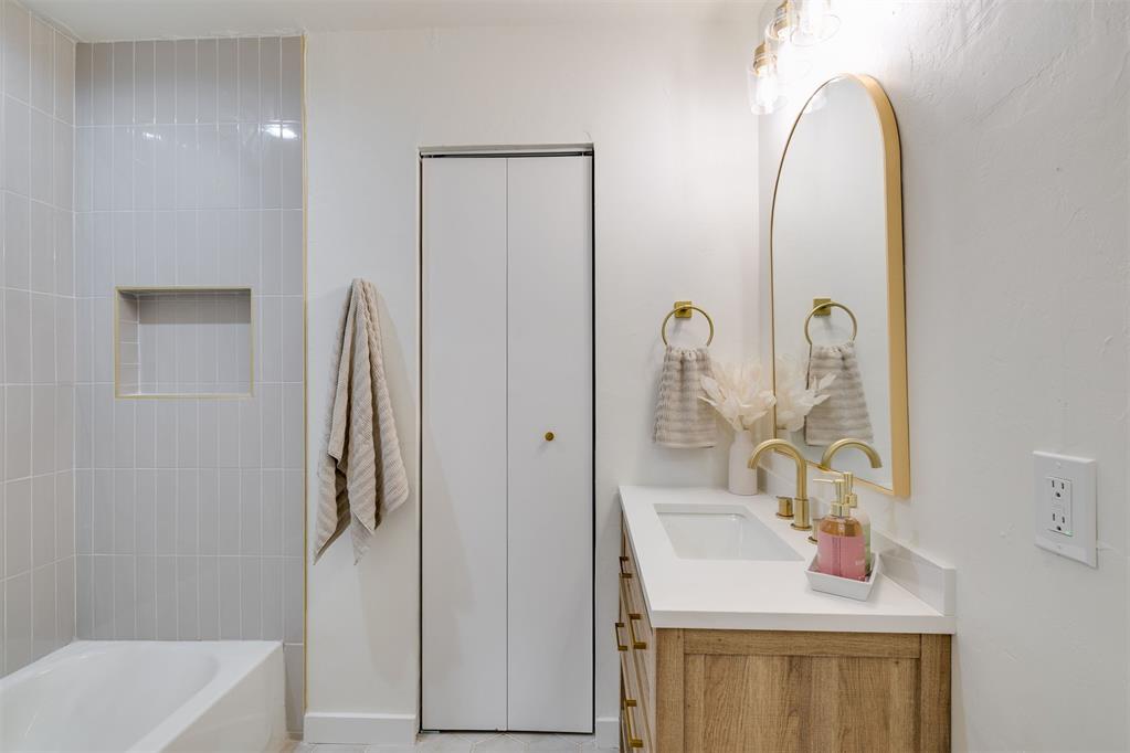 2805 NW 26th Street