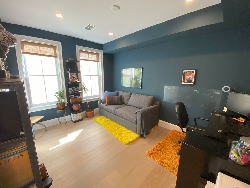 163 Leyden St # 2
