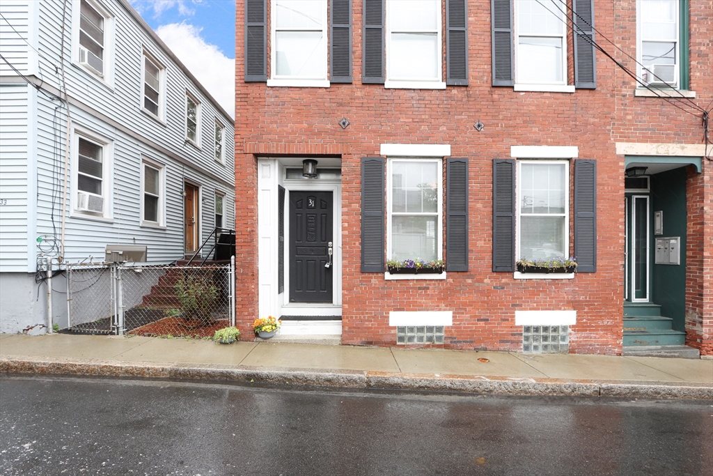 31 Division St # 3