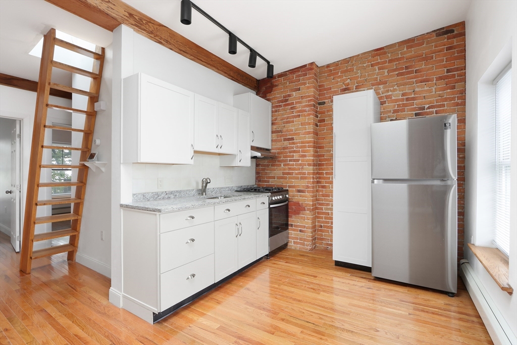 31 Division St # 3