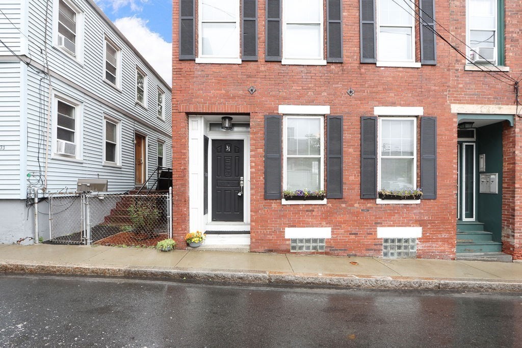 31 Division St # 2
