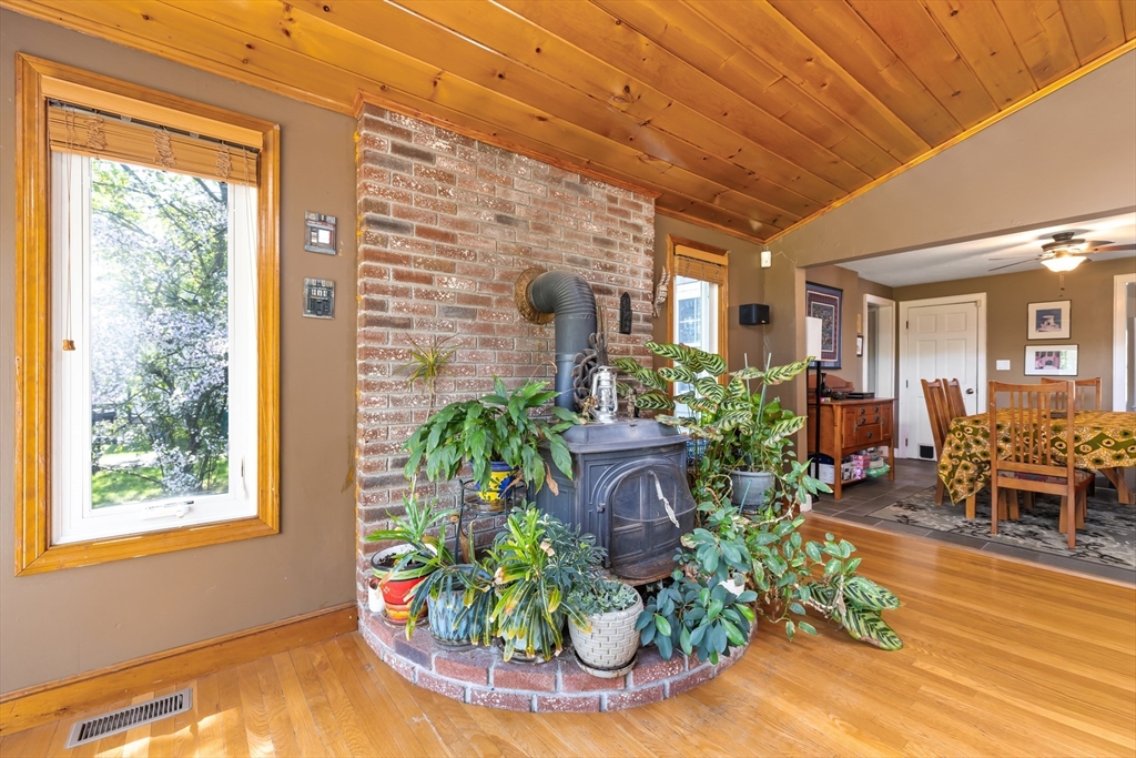 32 Smith Ave