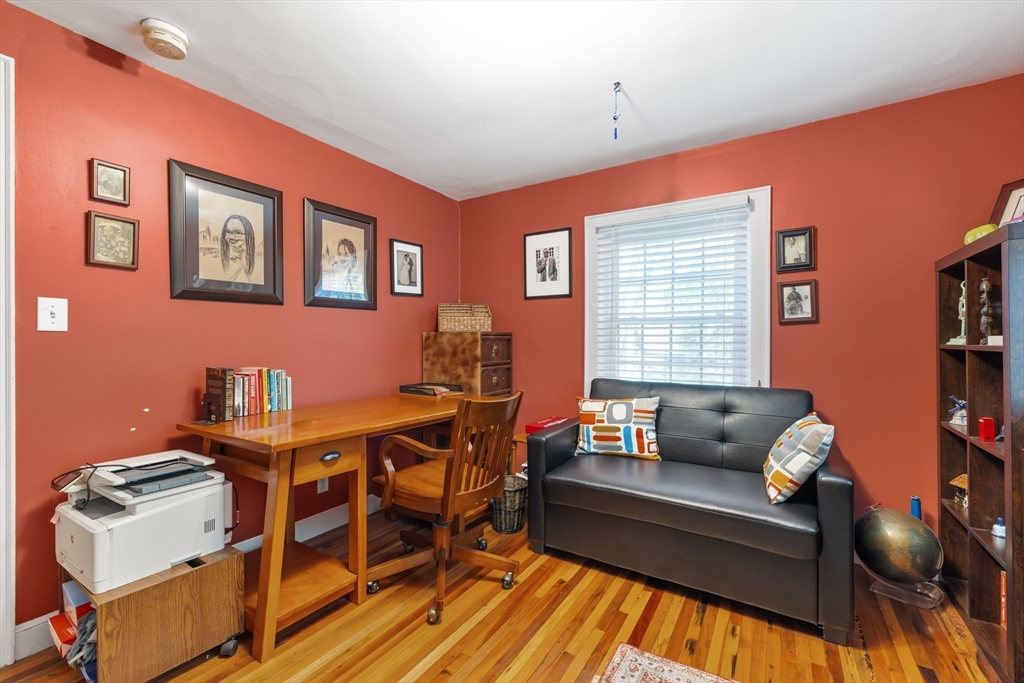 32 Smith Ave