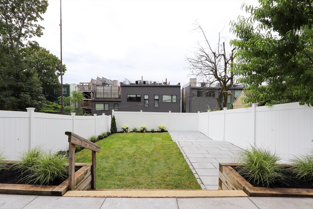 275 Webster