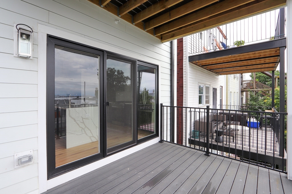 275 Webster