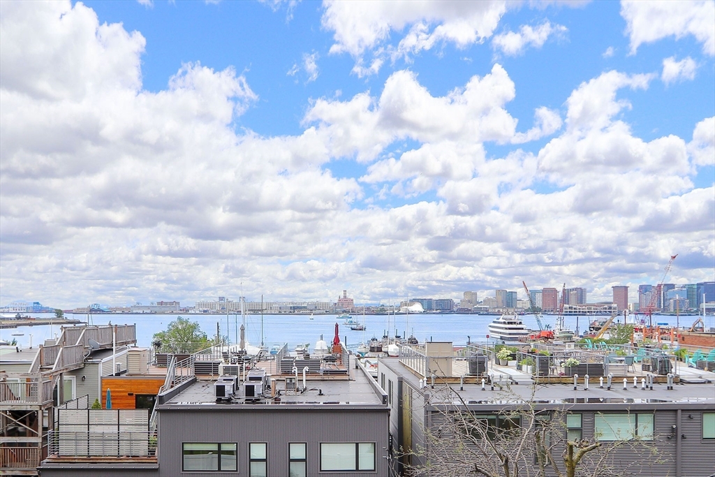 275 Webster
