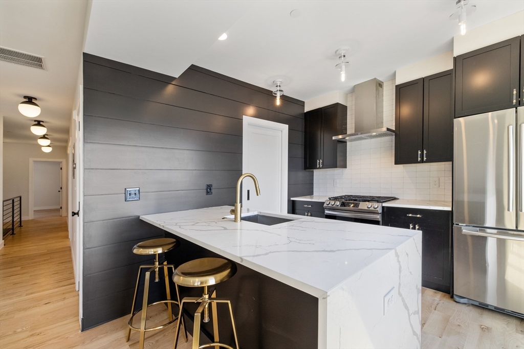 275 Webster