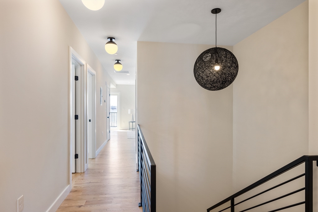 275 Webster