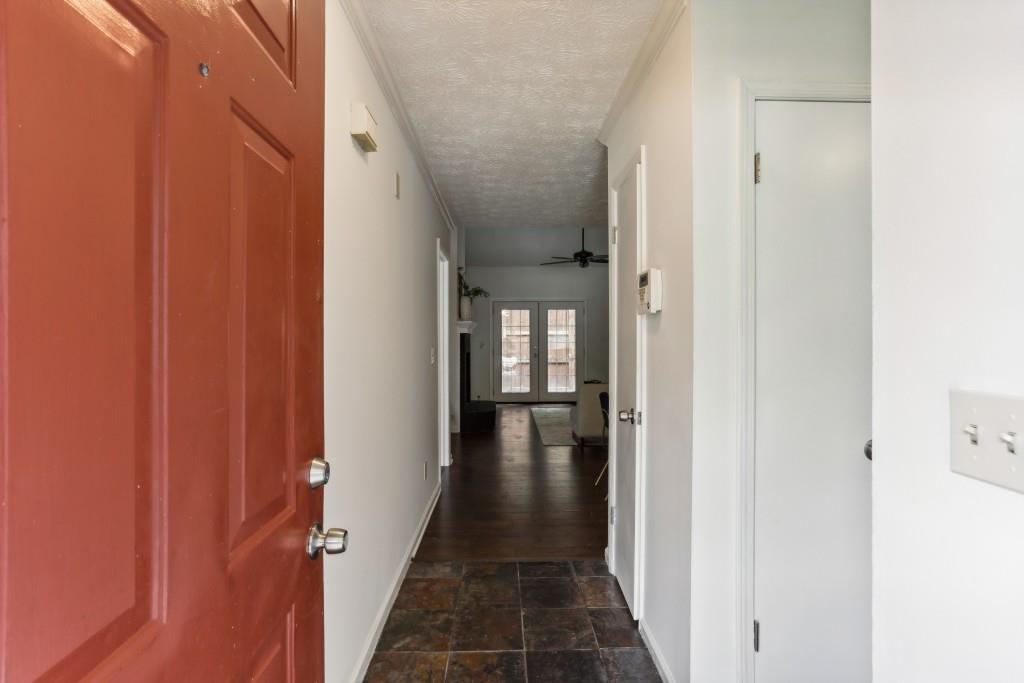 892 Glynn Oaks Drive
