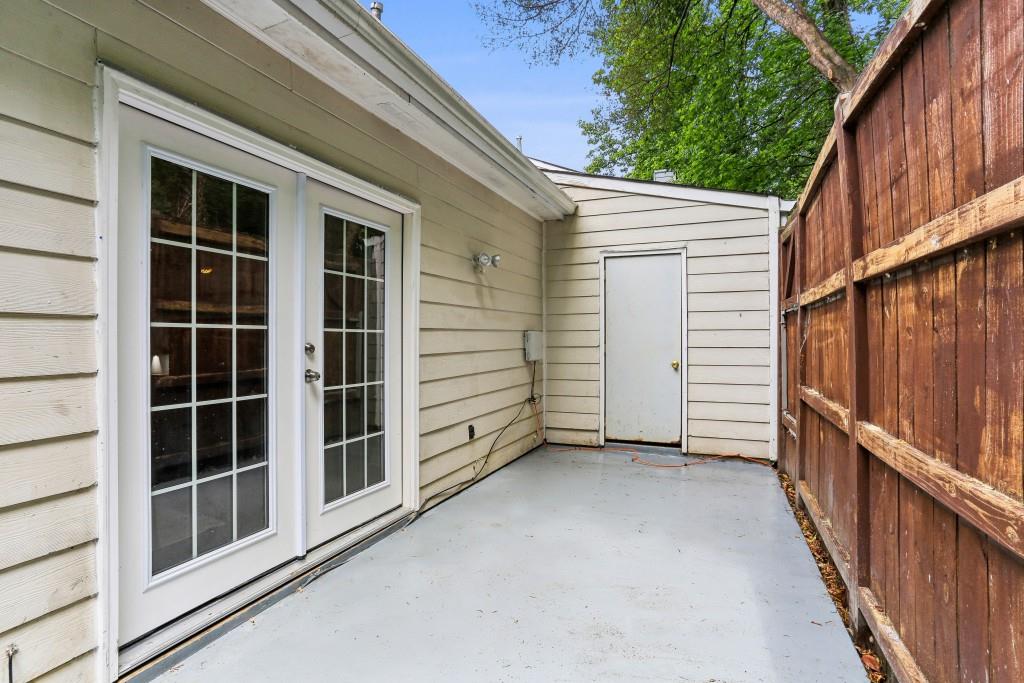 892 Glynn Oaks Drive