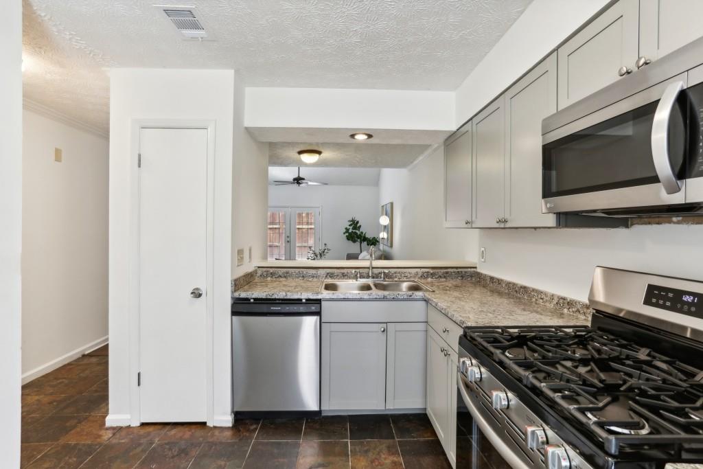 892 Glynn Oaks Drive