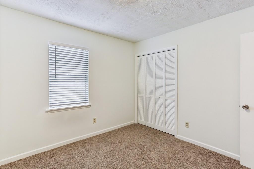 892 Glynn Oaks Drive