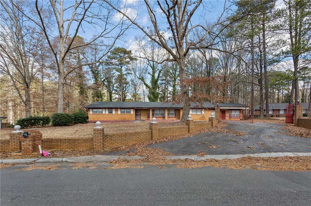 1310 Loch Lomond Trail SW