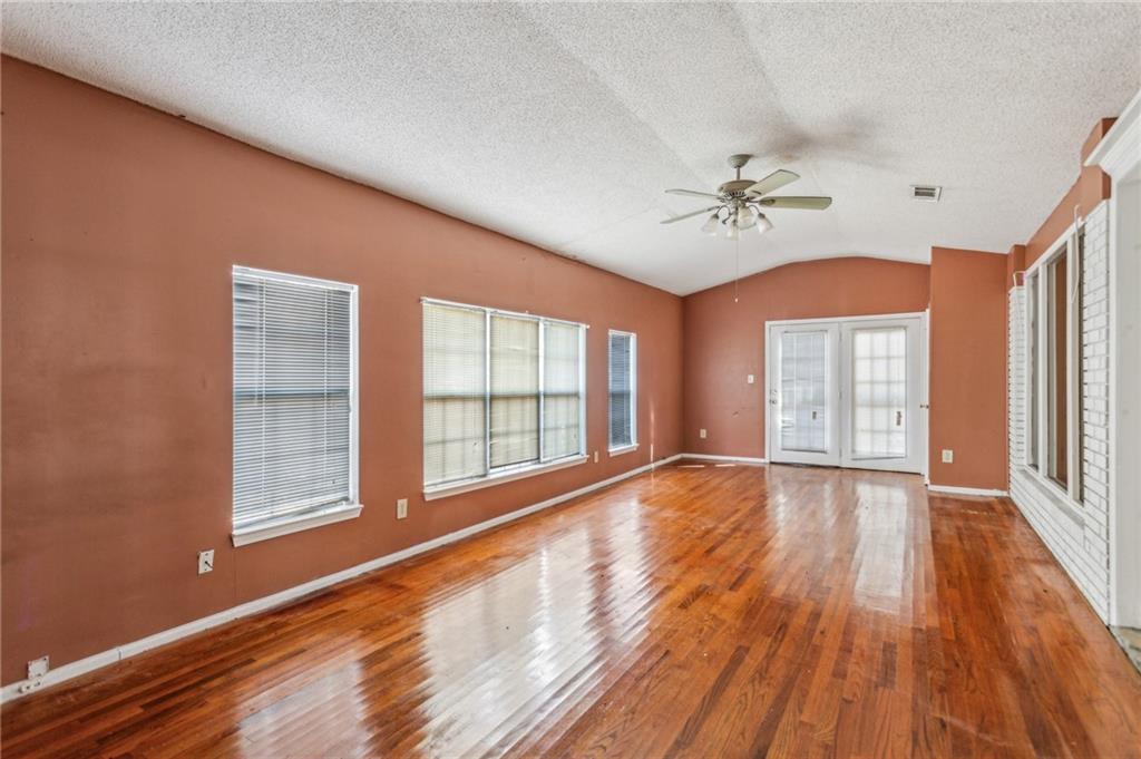 1310 Loch Lomond Trail SW