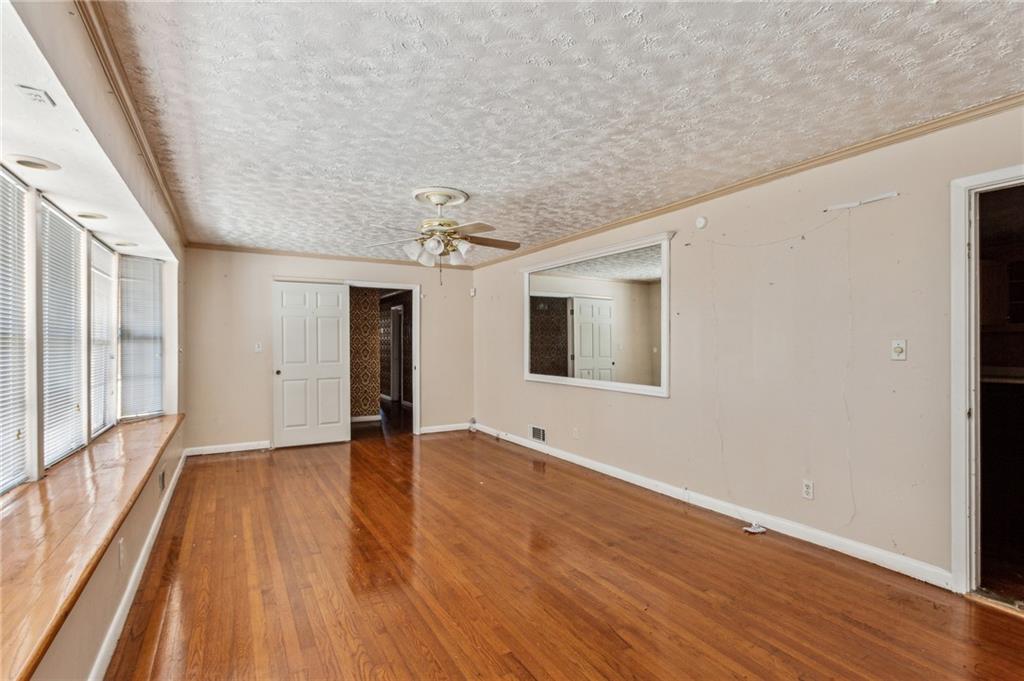1310 Loch Lomond Trail SW