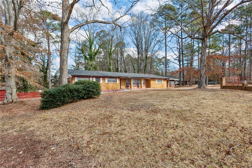 1310 Loch Lomond Trail SW