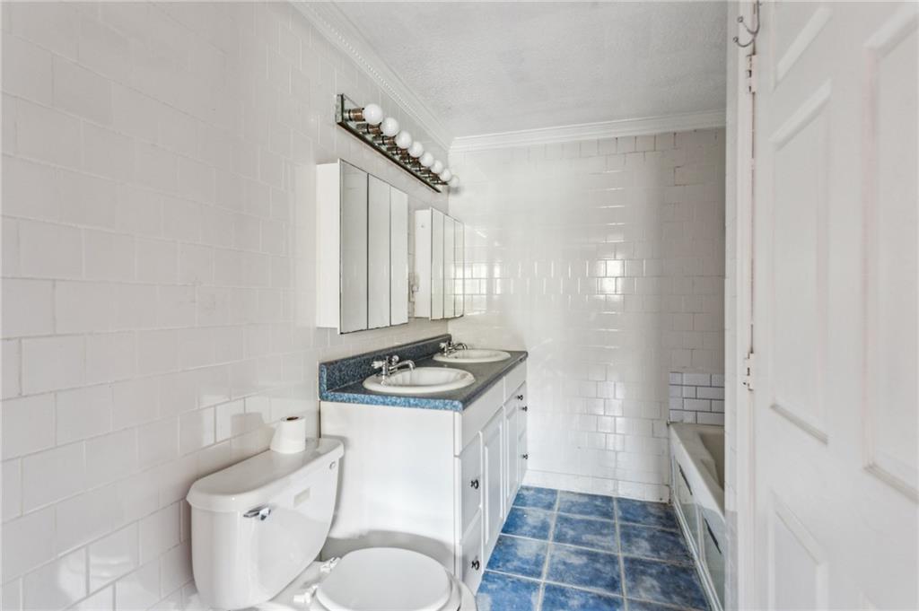 1310 Loch Lomond Trail SW