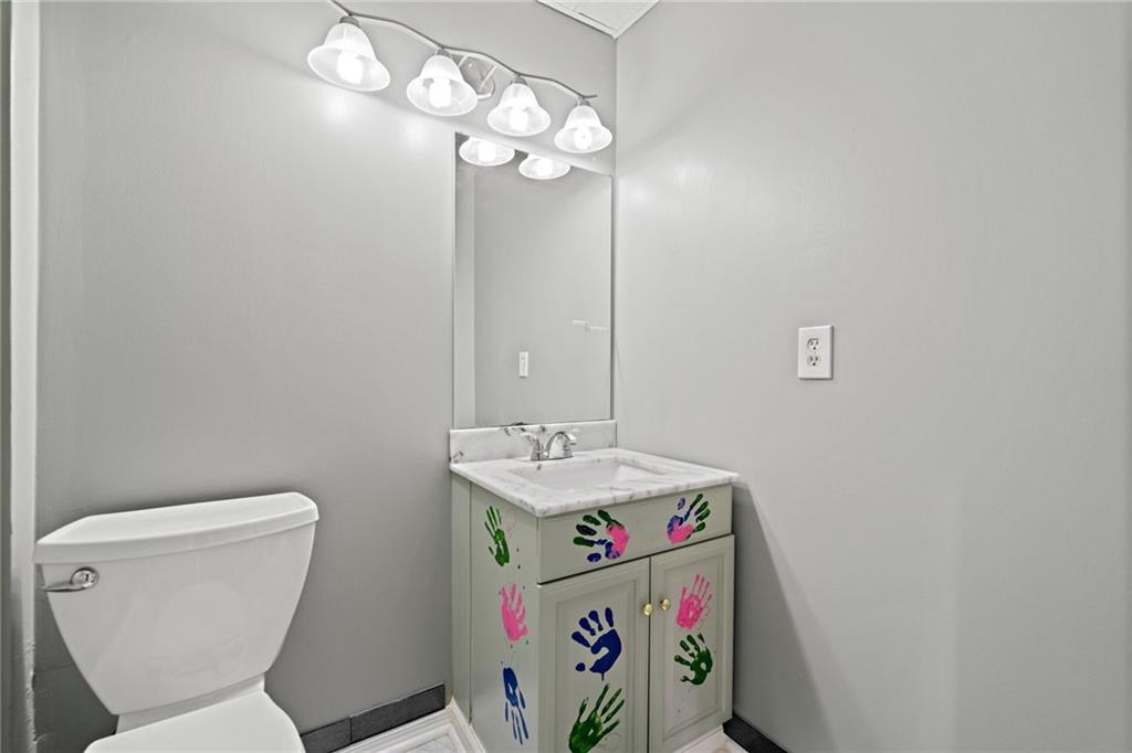 2114 Lindley Lane NW