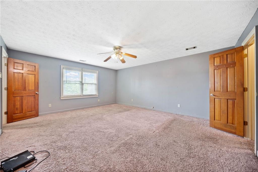 1237 Hunters Drive